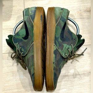 Nike sb janoski size 9